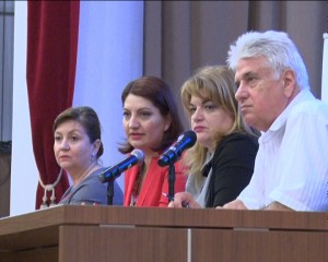 EVALUAREA LE DĂ BĂTĂI DE CAP... DIRECTORILOR. ORE DEBUSOLANTE, MAI PUȚINE CENTRE DE EXAMEN