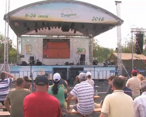 SIMONA, ACLAMATĂ ÎN DRĂGAICĂ. SUTE DE BUZOIENI AU URMĂRIT MECIUL