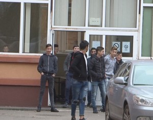 VIOLENŢA ÎN ŞCOLI, ÎN SCĂDERE LA BUZĂU. PROBLEME GRAVE LA BERCA ŞI LICEUL DE CHIMIE
