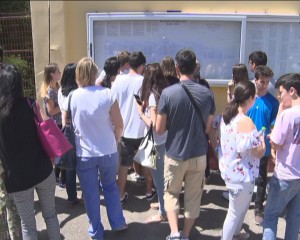 TESTE GRILĂ LA EXAMENE? MINISTERUL MODIFICĂ SUBIECTELE PESTE NOAPTE