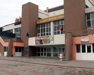 CUI VA REVENI SALA SPORTURILOR? PRIMĂRIA ŞI CONSILIUL JUDEŢEAN AU SOLICITAT PRELUAREA EI