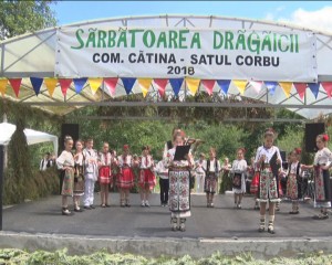 COMUNA CĂTINA, ÎN STRAIE DE SĂRBĂTOARE. ZIUA LOCALITĂŢII A FOST SĂRBĂTORITĂ IERI