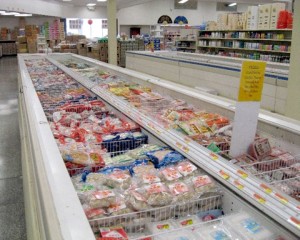 SCANDALUL LEGUMELOR CONGELATE A AJUNS LA BUZĂU. AUTORITĂŢILE  ÎN ALERTĂ, 140 DE KILOGRAME RETURNATE