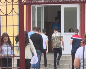 51 DE ELEVI NEREPARTIZAŢI. 9,78 - ULTIMA MEDIE LA O CLASĂ DE LA HASDEU