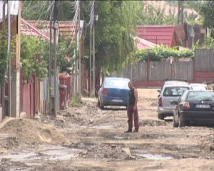 MAI BINE MAI TÂRZIU... DE LUNEA VIITOARE VA ÎNCEPE ASFALTAREA STRĂZILOR DE PĂMÂNT