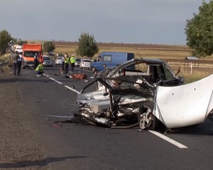 ACCIDENT GRAV LA COMISOAIA. BILANŢ: UN MORT ŞI DOI RĂNIŢI