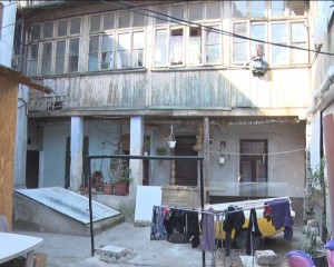 SE EVACUEAZĂ CHIRIAŞII DE PE CUZA VODĂ. BUZOIENII APRECIAZĂ DECIZIA