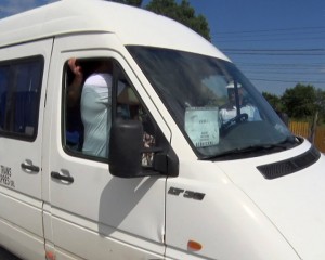 NEREGULI GRAVE DESCOPERITE LA TRANSPORTATORII DIN JUDEŢ. AGLOMERAŢIE, AUTOBUZE RUGINITE ŞI ITP-URI FĂCUTE ÎN WEEKEND