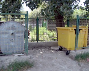 EXTINDEREA COLECTĂRII SELECTIVE. CONTAINERELE GALBENE AU FOST INSTALATE ŞI ÎN ZONA INDUSTRIALĂ