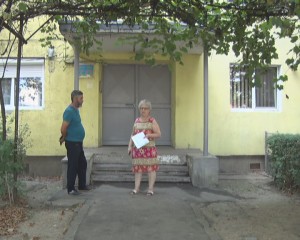 PERSOANELE CU DIZABILITĂŢI, UMILITE. UN TEANC DE APROBĂRI ŞI PROIECTE, PENTRU O RAMPĂ DE ACCES