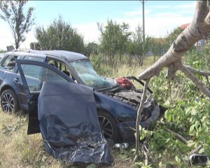 ACCIDENT GRAV LA POŞTA CÂLNĂU. DOI TINERI DE 19 ANI AU AJUNS LA SPITAL