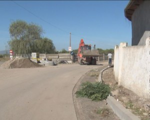 ÎNTÂRZIERI PE STRADA HANGARULUI. ASFALTARE “BOICOTATĂ” DE ALTE LUCRĂRI