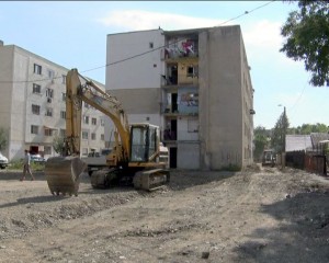 REABILITARE PE INTRAREA IAZULUI. RIVERANII VOR BENEFICIA DE CONDIŢII CIVILIZATE DE ACCES