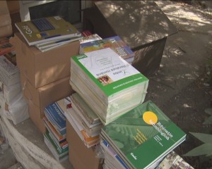 LIPSESC MANUALELE DE CLASA I. ŞCOLILE, AŞTEPTATE LA DEPOZITUL INSPECTORATULUI