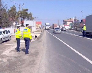ZECI DE MII DE AMENZI, ÎN JUMĂTATE DE AN. PESTE 3.000 DE PERMISE AUTO REŢINUTE