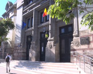 ŞEFII SECŢIILOR DE VOTARE, JURIŞTI EXPERŢI ELECTORALI. PUŢIN MAGISTRAŢI DORESC SĂ SE IMPLICE LA REFERENDUM