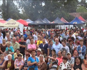 PETRECERE MARE LA VERNEŞTI. AU PARTICIPAT SUTE DE PERSOANE