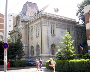 UN CENTENAR, O BIBLIOTECĂ. 125 DE ANI DE BIBLIOTECĂ PUBLICĂ LA BUZĂU