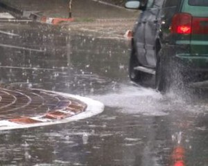 APA DE PLOAIE GRATIS? BUZOIENII SPERĂ SĂ SCAPE DE TAXA PENTRU APA METEORICĂ