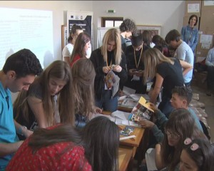 PROIECT PENTRU VIITORUL LICEENILOR DIN PĂTÂRLAGELE. „TRAVERSĂM FRONTIERELE PRIN INTERMEDIUL MASS-MEDIEI ŞI AL TEATRULUI”