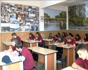 EMOŢII ŞI PREGĂTIRI LA COLEGIUL TEHNIC. LICEENII, INTERES MAXIM PENTRU PLECAREA ÎN PORTUGALIA