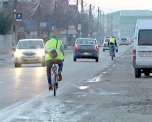 REABILITARE COMPLETĂ PE DJ 203 K. VA AVEA ŞI PISTĂ PENTRU BICICLETE