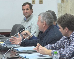 “MI SE PARE CĂ SUNT FOLOSIT DE ATÂŢIA ANI!” PRIMARI NEMULŢUMIŢI DE COMPANIA DE APĂ