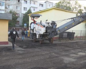 ASFALT LA ŞCOALĂ. URBIS A LUAT CU ASALT ŞCOALA NR. 11