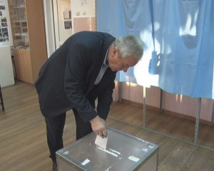 LIDERII BUZOIENI AU FOST LA VOT. ÎN SCHIMB, LOCUITORII BUZĂULUI NU AU FOST CONVINŞI SĂ VOTEZE