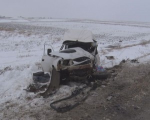 ACCIDENTE RUTIERE GRAVE, ÎN WEEKEND. UN MORT ŞI PATRU RĂNIŢI, PE ŞOSELELE BUZOIENE