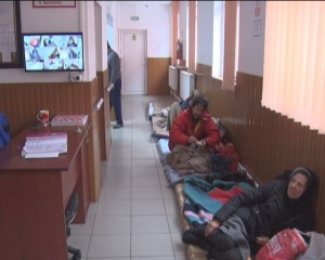MENIU SPECIAL PENTRU OAMENII STRĂZII, DE SĂRBĂTORI. ASISTAŢII DIN CENTRUL SOCIAL VOR SERVI PRODUSE TRADIŢIOALE