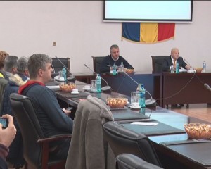 ŞEDINŢĂ DE ÎNDATĂ LA CONSILIUL JUDEŢEAN. S-AU ÎMPĂRŢIT BANII PENTRU PLATA ARIERATELOR