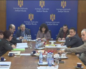 COMASĂRI ÎN COADĂ DE PEŞTE. DEZBATERE LA COMISIA DE DIALOG SOCIAL