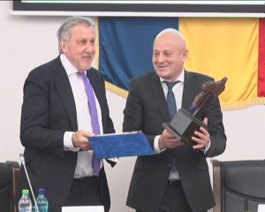 NOI CETĂŢENI DE ONOARE AI JUDEŢULUI. EI SUNT ILIE NĂSTASE ŞI VALERIU ARGĂSEALĂ
