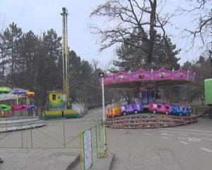 PATINAJ PE PLATOU. PATINOARUL ŞI ORĂŞELUL COPIILOR, DESCHISE ÎN VACANŢĂ