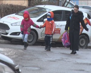 INTERZIS COPIILOR CU AFECŢIUNI RESPIRATORII. DE MÂINE, SE FACE TRIAJ ZILNIC ÎN TOATE ŞCOLILE
