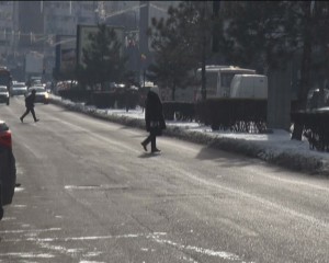 CU OCHII PE PIETONII INDISCIPLINAŢI. ACŢIUNE AMPLĂ A POLIŢIŞTILOR DE LA RUTIER