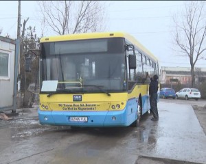 EPIDEMIA DE GRIPĂ DĂ FIORI BUZOIENILOR. AUTOBUZELE, IGIENIZATE CU STRICTEŢE