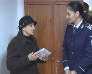 A VRUT SĂ VIOLEZE O VECINĂ, ALTEIA I-A FURAT BANII. TÂNĂRUL E ÎN AREST, PREJUDICIUL A FOST RECUPERAT