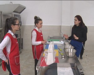 REŢETE CULINARE LA LICEUL TEHNIC. ELEVII LE POSTEAZĂ PE INTERNET