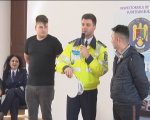 PLEDOARIE PENTRU PROFESIA DE POLIŢIST. EXPERIENŢE ÎMPĂRTĂŞITE ÎN FAŢA A PESTE 100 DE ELEVI