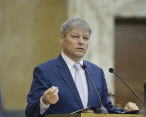 CIOLOŞ VA STRÂNGE SEMNĂTURI PE BULEVARD. DUMINICĂ, ECHIPA DE CONDUCERE VINE LA BUZĂU