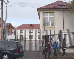 UNDĂ VERDE PENTRU MUTARE. GRĂDINIŢA NR.3 SE MUTĂ LA FOSTA ŞCOALĂ NR. 6