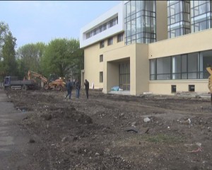 URBIS LA COMPANIE. SE AMENAJEAZĂ PARCĂRILE DE LA SEDIUL COMPANIEI DE APĂ