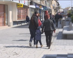 BUZĂUL, CODAŞ LA SALARIUL MEDIU NET. NATALITATEA, ÎN CONTINUĂ SCĂDERE