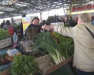 UN PAŞTE PIPERAT. PRODUSELE DIN PIAŢĂ PE ALESE, MUŞTERII PUŢINI