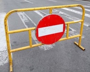 SE ÎNCHIDE CIRCULAŢIA PE BĂLCESCU. POLIŢIŞTII LOCALI ACŢIONEAZĂ PENTRU RESPECTAREA MĂSURII