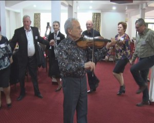 ANSAMBLUL FOLCLORIC SIRIUL, READUS LA VIAŢĂ. A FOST PRINTRE CELE MAI CUNOSCUTE DIN ŢARĂ