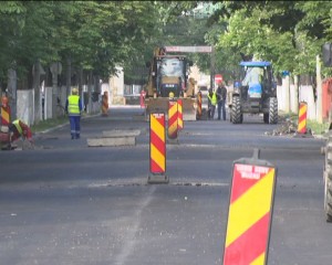 LUCRĂRILE CONTINUĂ PE BULEVARDUL NICOLAE BĂLCESCU! S-A TURNAT PRIMUL STRAT DE ASFALT