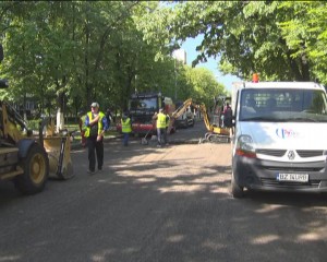 SE ASFALTEAZĂ „BĂLCESCU”. PRIMUL TRONSON VA FI GATA PÂNĂ LA SFÂRŞITUL SĂPTĂMÂNII